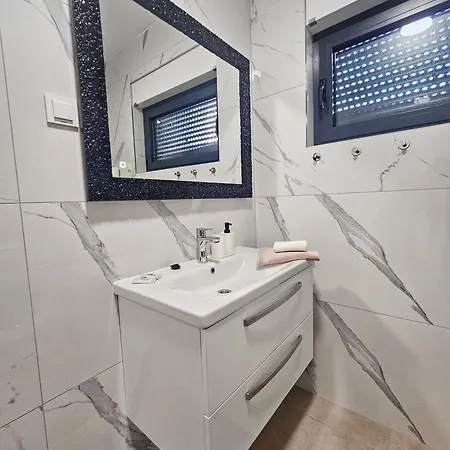 Apartment Aquavista Vir